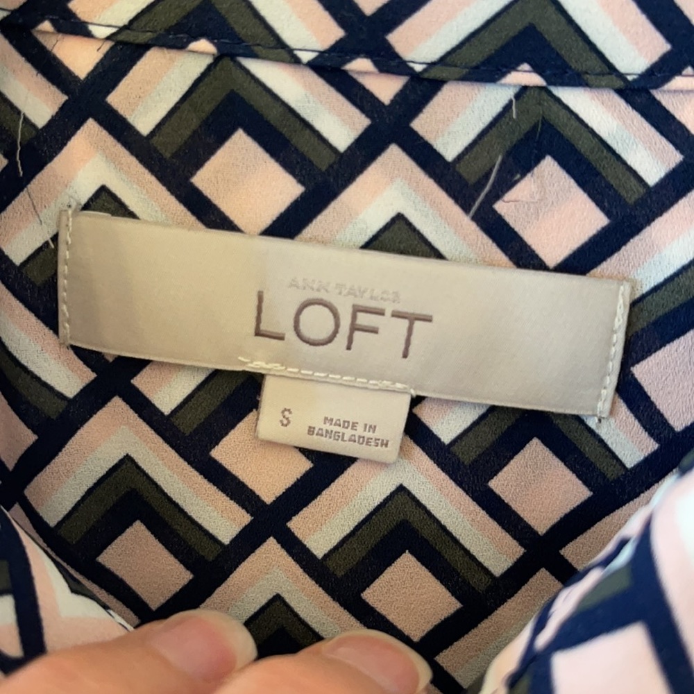 Loft women’s size small dress shirt - Picture 7 of 10